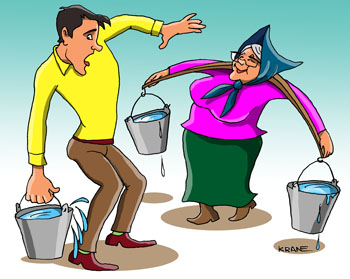 Карикатура о коромысле. Женщина с коромыслом несет ведра с водой. Внук бабушки с тяжелым ведром.